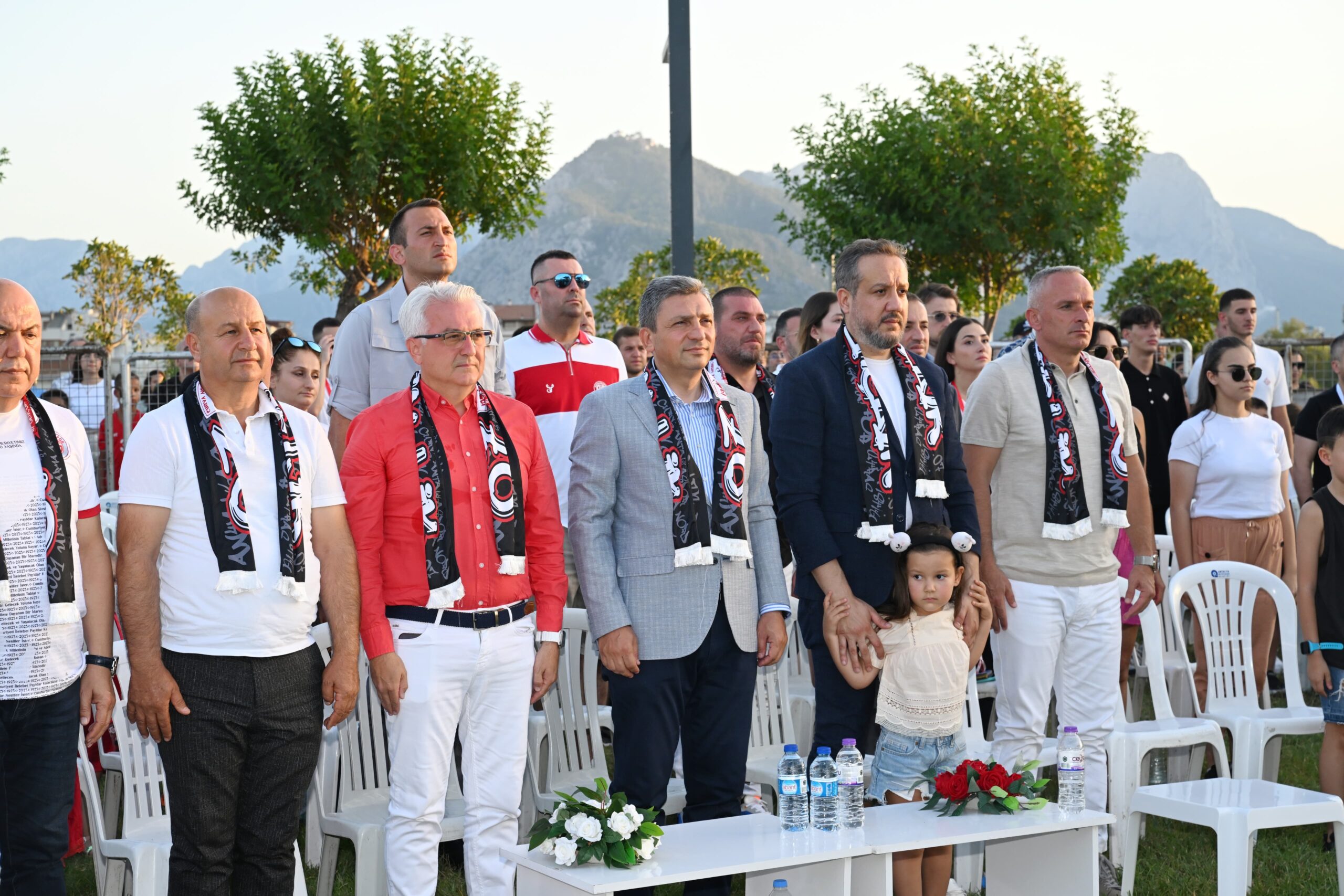 Vali Şahin: Antalyaspor’u yalnız bırakmayacağız