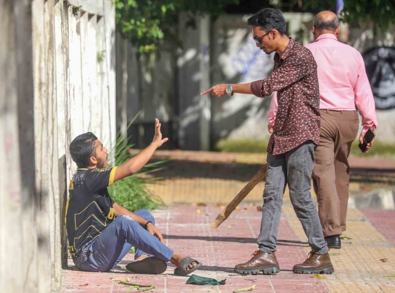 Bangladeş’te karşıt görüşlü öğrenciler arasında şiddet olayları: 407 yaralı