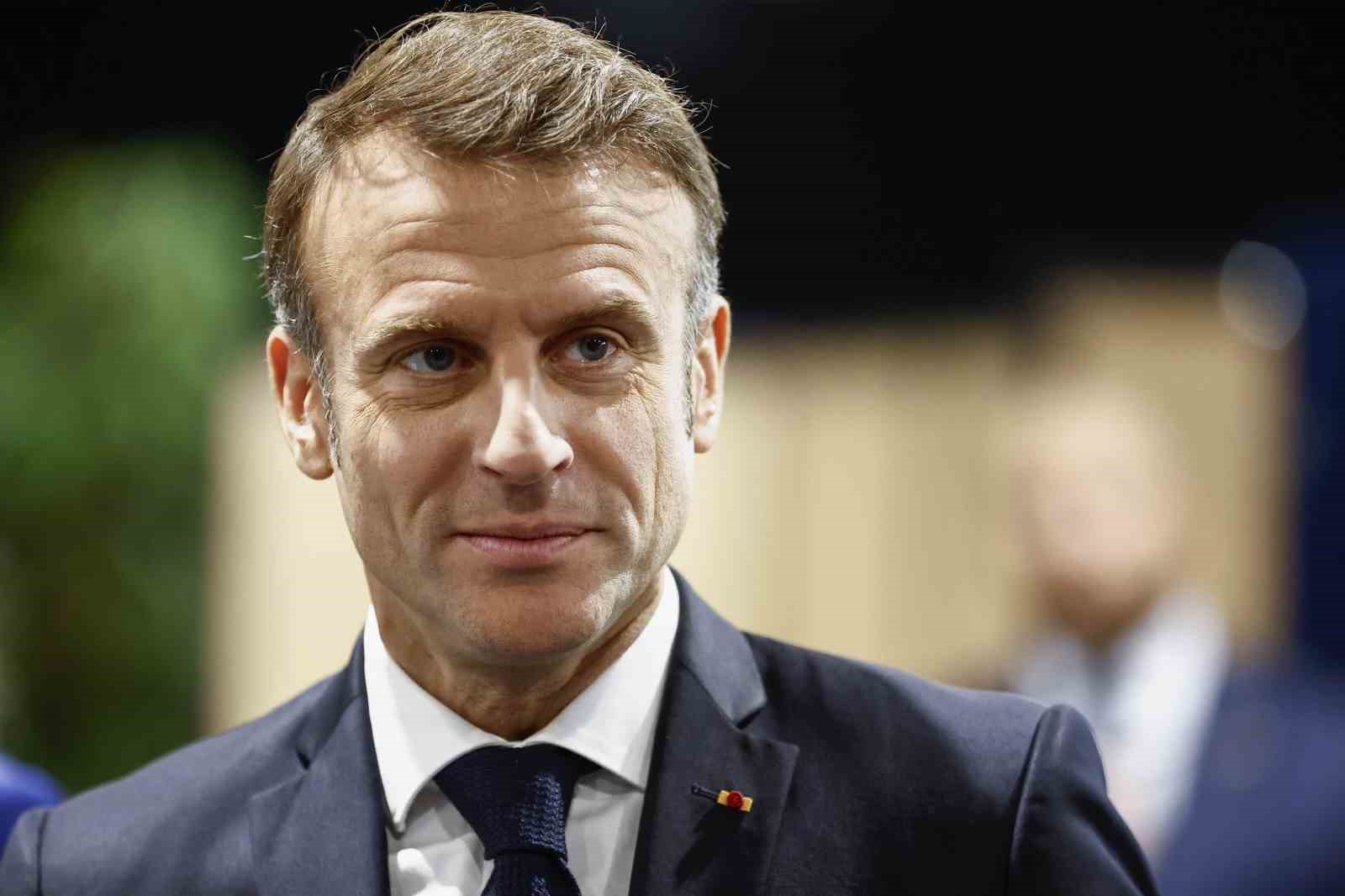 Macron: “Diyaloğa davet ediyorum”