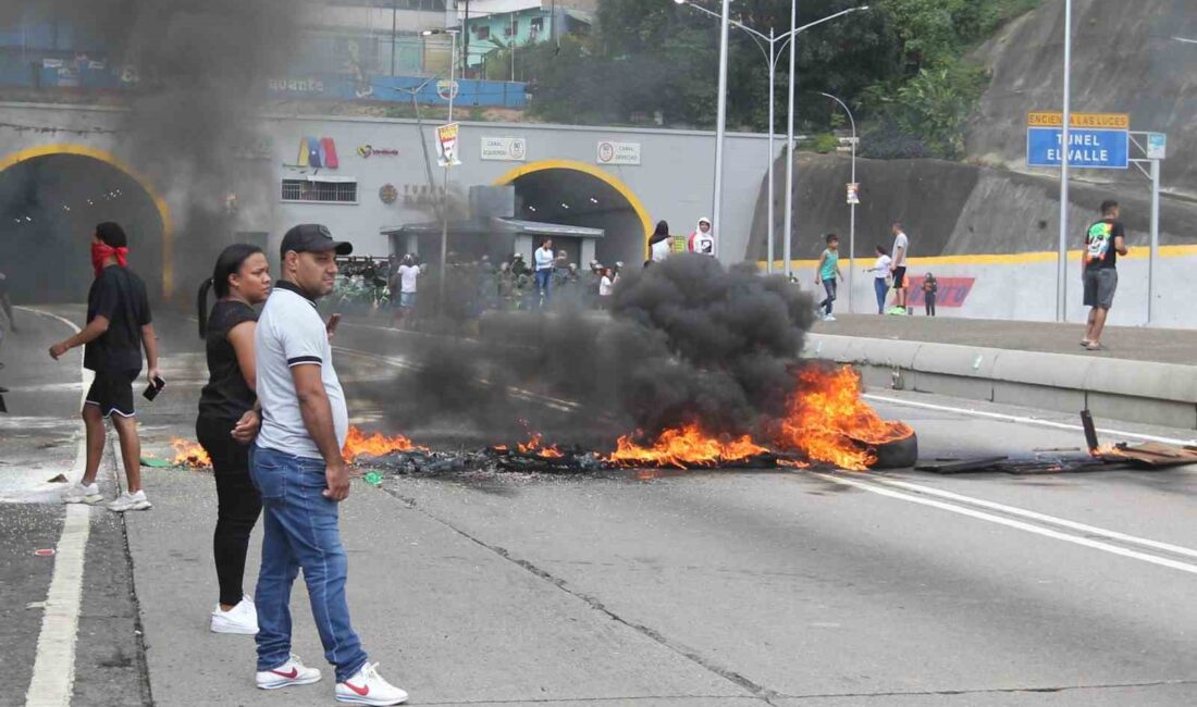 Venezuela’da muhalefet destekçileri Pazar