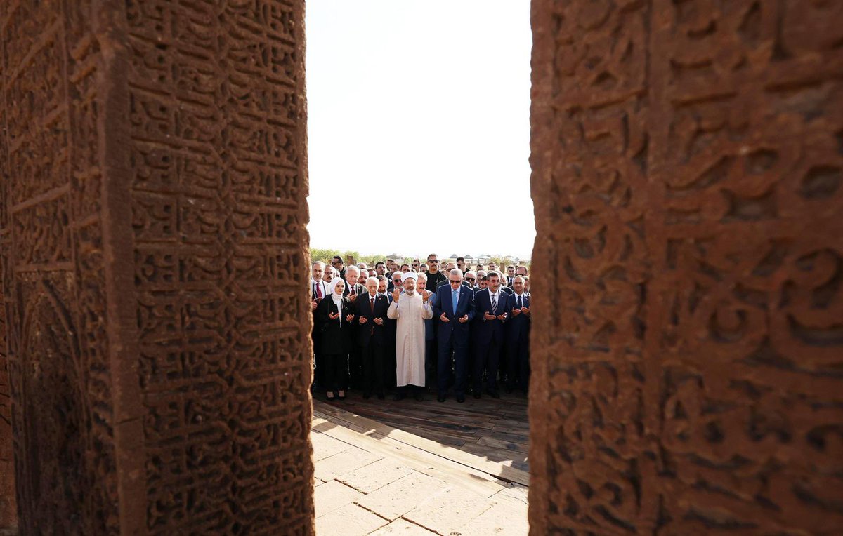 T.C. Millî Eğitim Bakanı Yusuf Tekin Ahlat’ı Ziyaret Etti