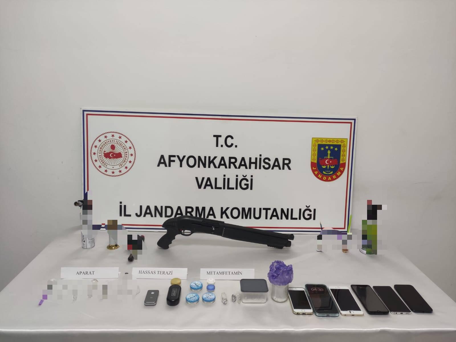 Afyonkarahisar Jandarması zehir tacirlerine darbe vurmaya devam ediyor