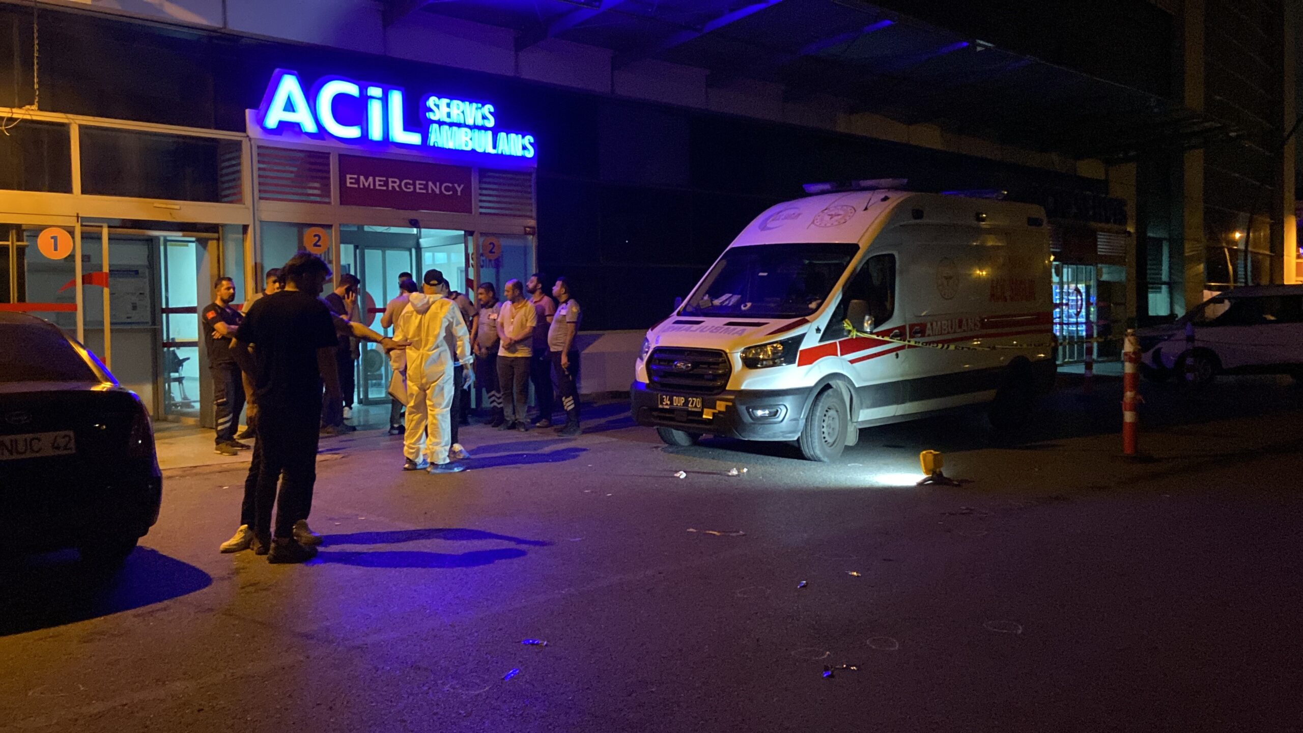 İstanbul’da Hastane Önüne Silahlı Baskın: 5 Yaralı