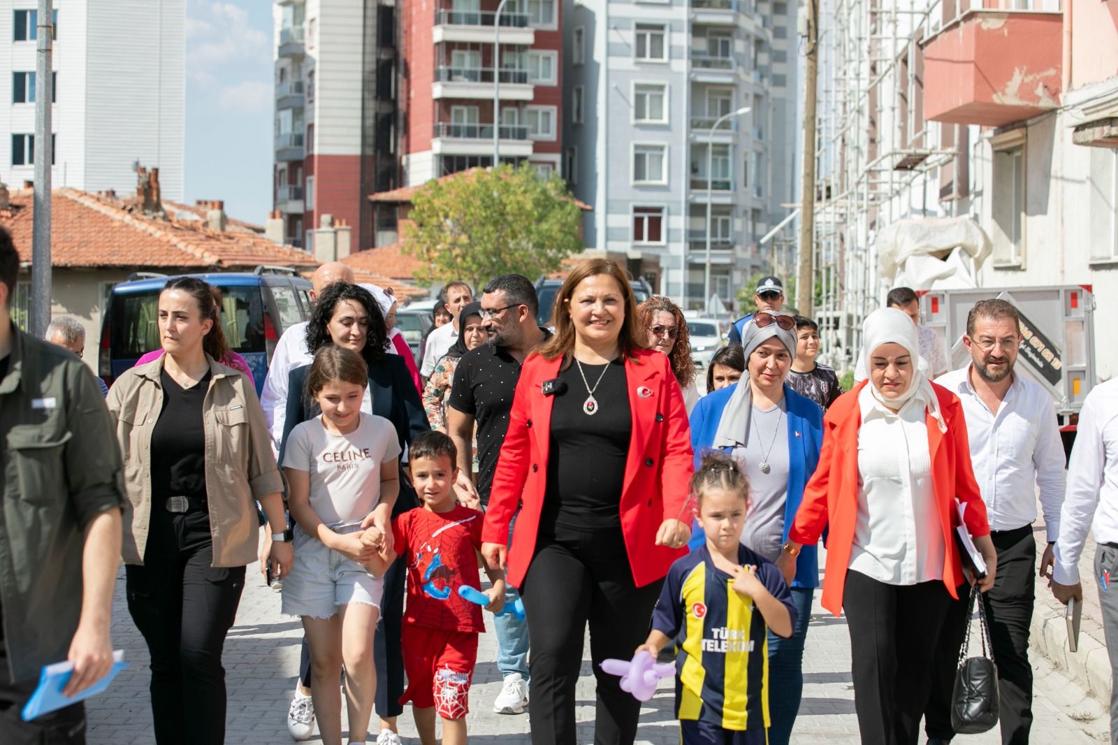 “Halkımızı dinliyor, hizmetlerimizi planlıyoruz”