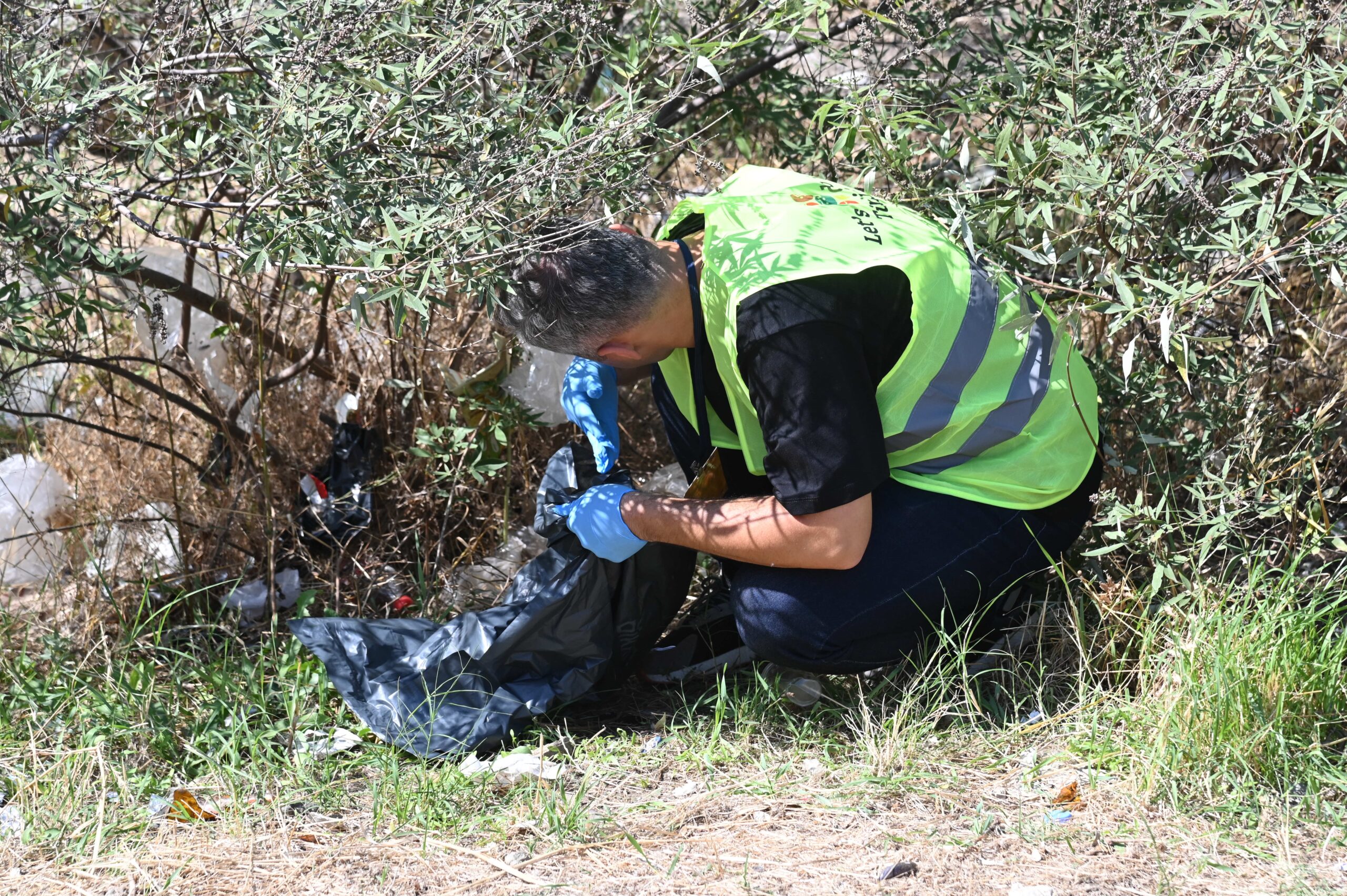 Atıksız bir dünya  için çöp topladılar