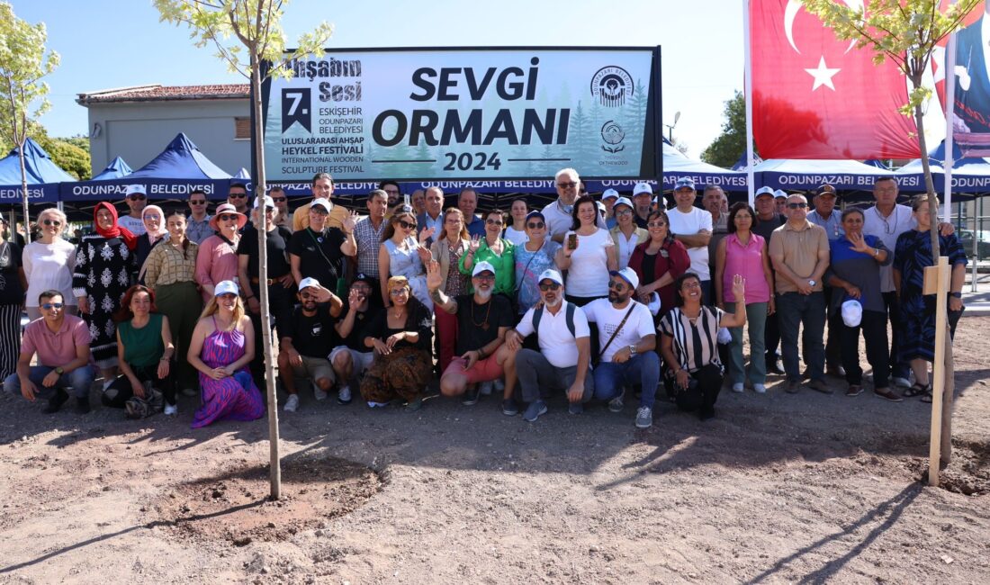 Ahşap Heykel Festivali'nde Sevgi