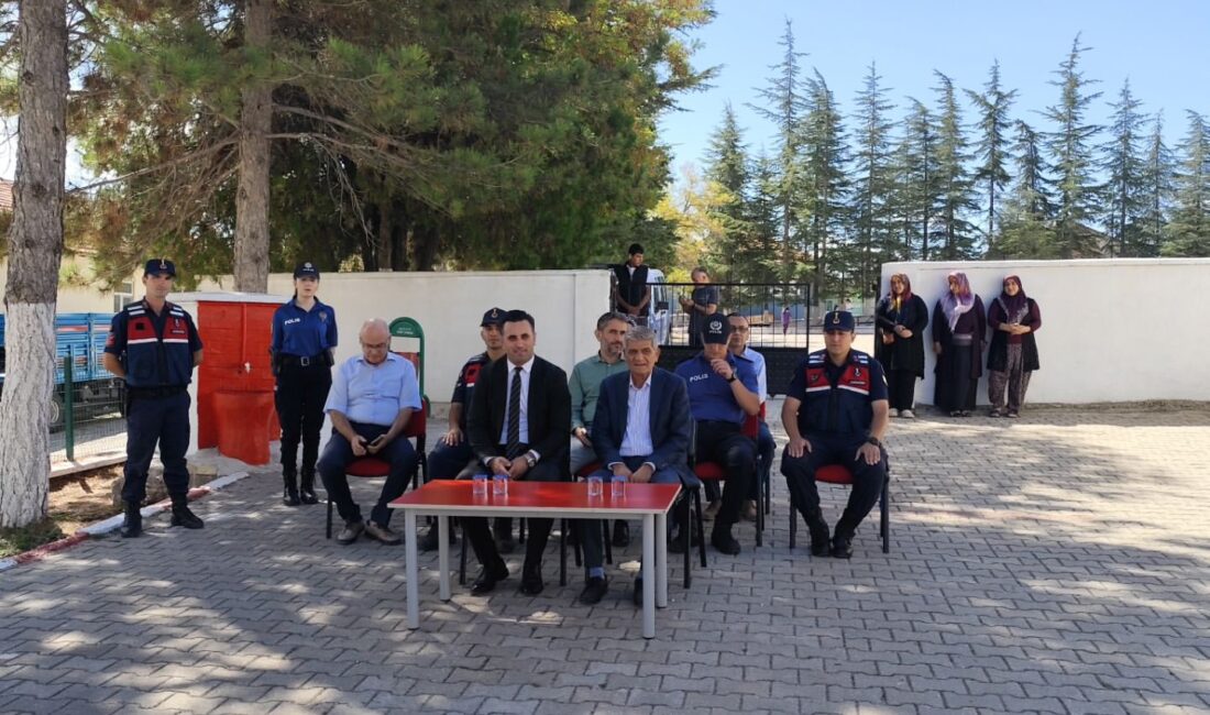 Kızılören’de, İlköğretim Haftası nedeniyle