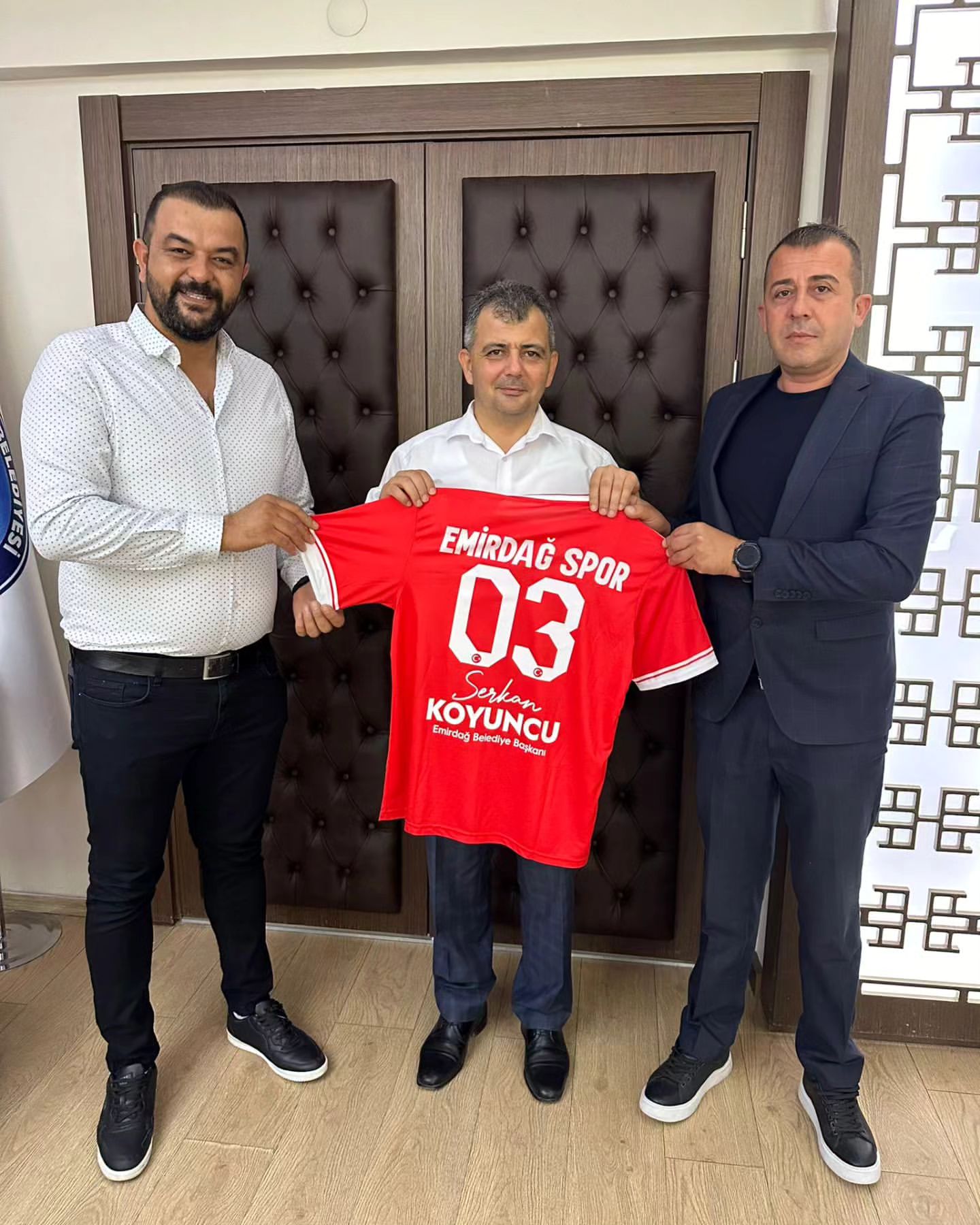 Emirdağspor Kulübü Belediye Başkanı Serkan Koyuncu’yu Ziyaret Etti