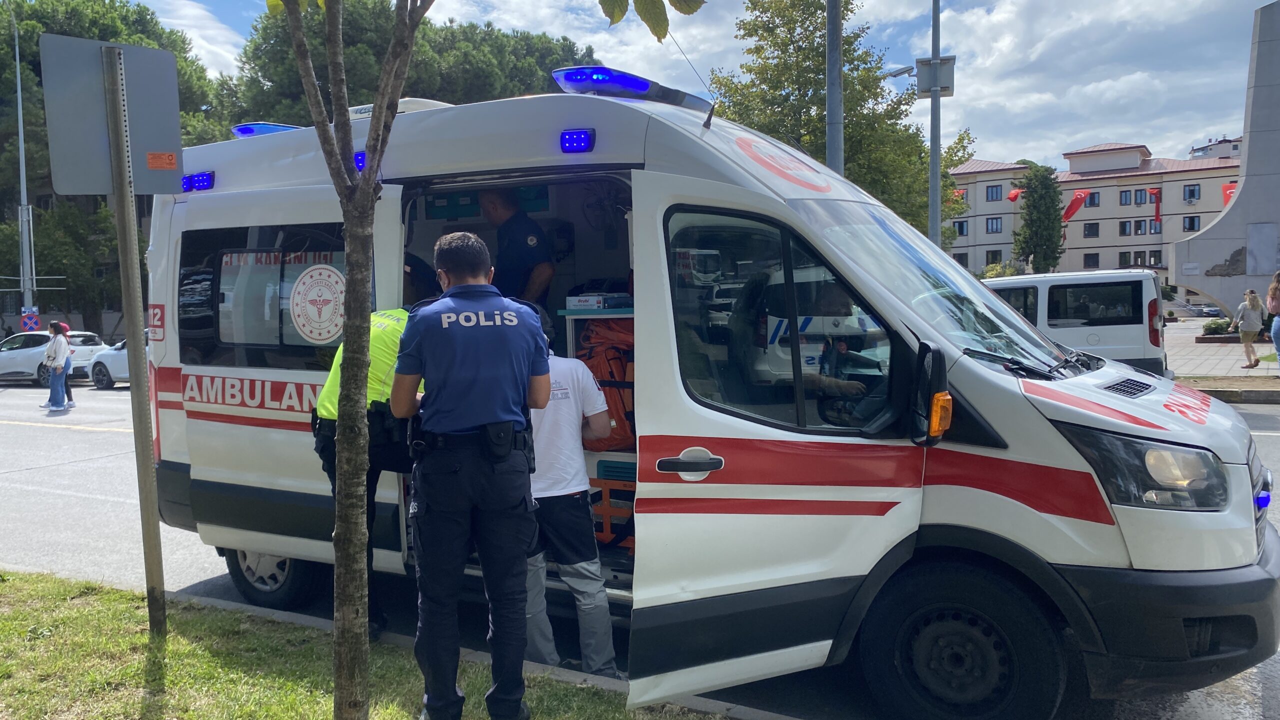 Ünye’de Trafik Kazası: Yaya Kadına Motosiklet Çarptı!