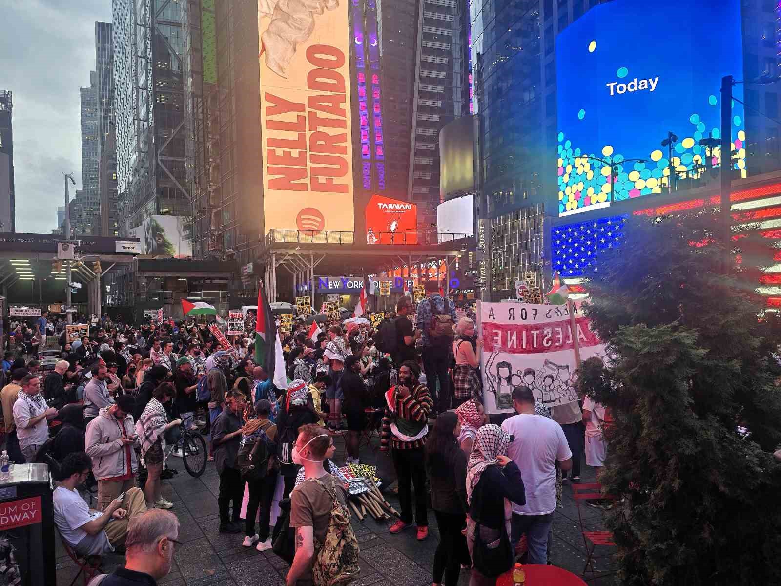 New York’ta binlerce kişi Netanyahu’yu protesto etti