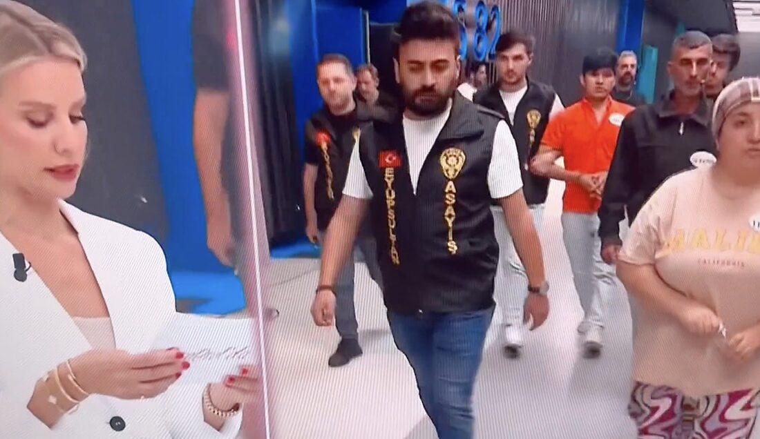 Bir Televizyon programında 15