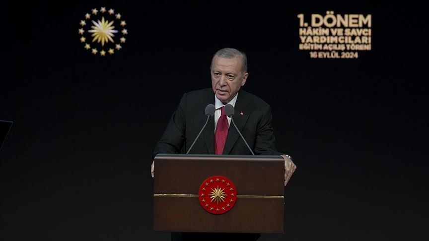 Cumhurbaşkanı Erdoğan: Sosyal medya mecraları giderek büyük bir operasyon aygıtına dönüşmeye başladı