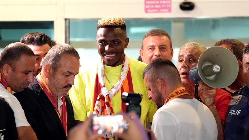 Dünyayı sarsan transfer gerçekleşti. Victor Osimhen Galatasaray’da