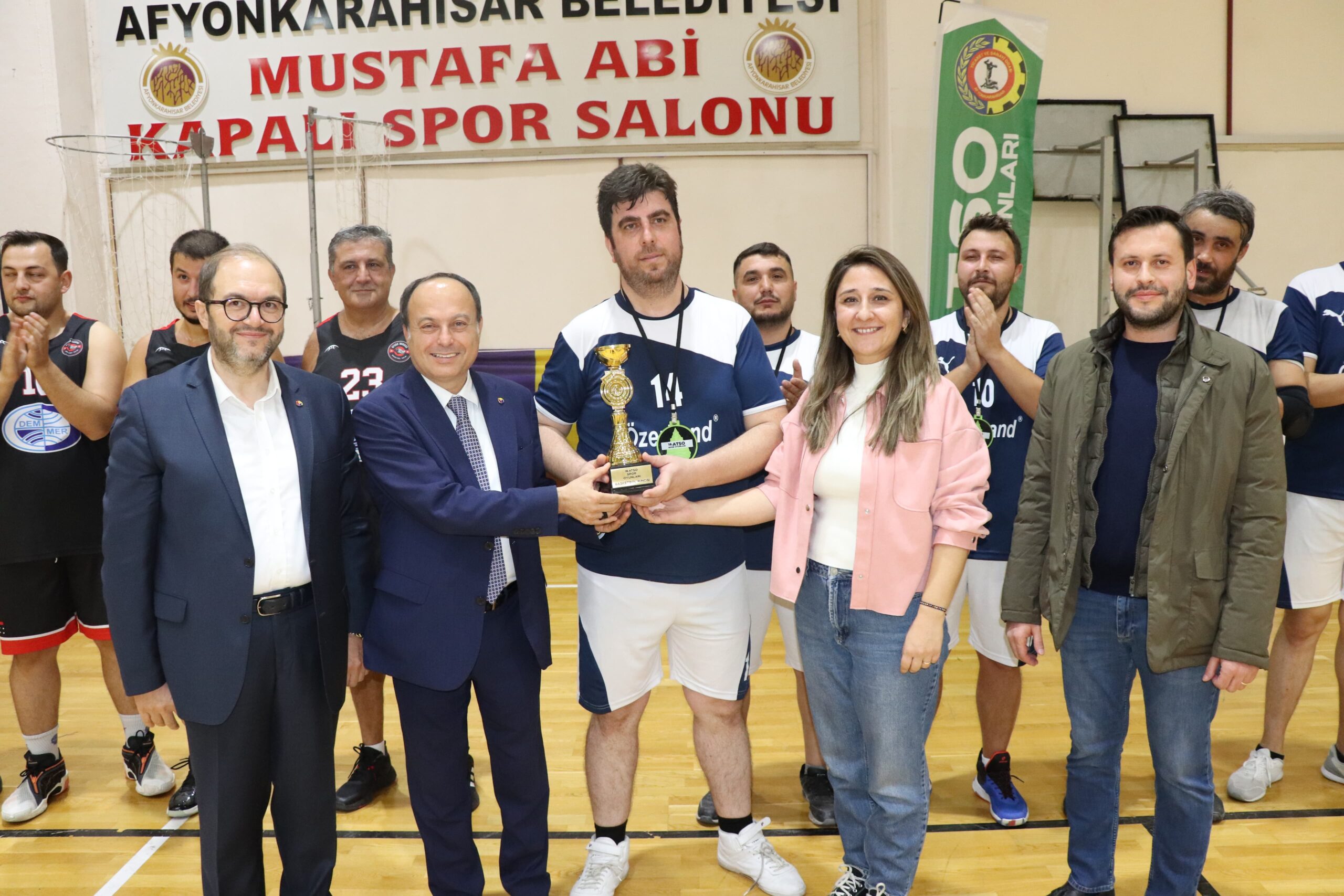 Basketbolda şampiyon Afyon Barosu