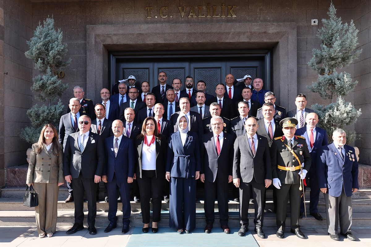 Vali Yiğitbaşı, Cumhuriyet Bayramı tebriklerini kabul etti