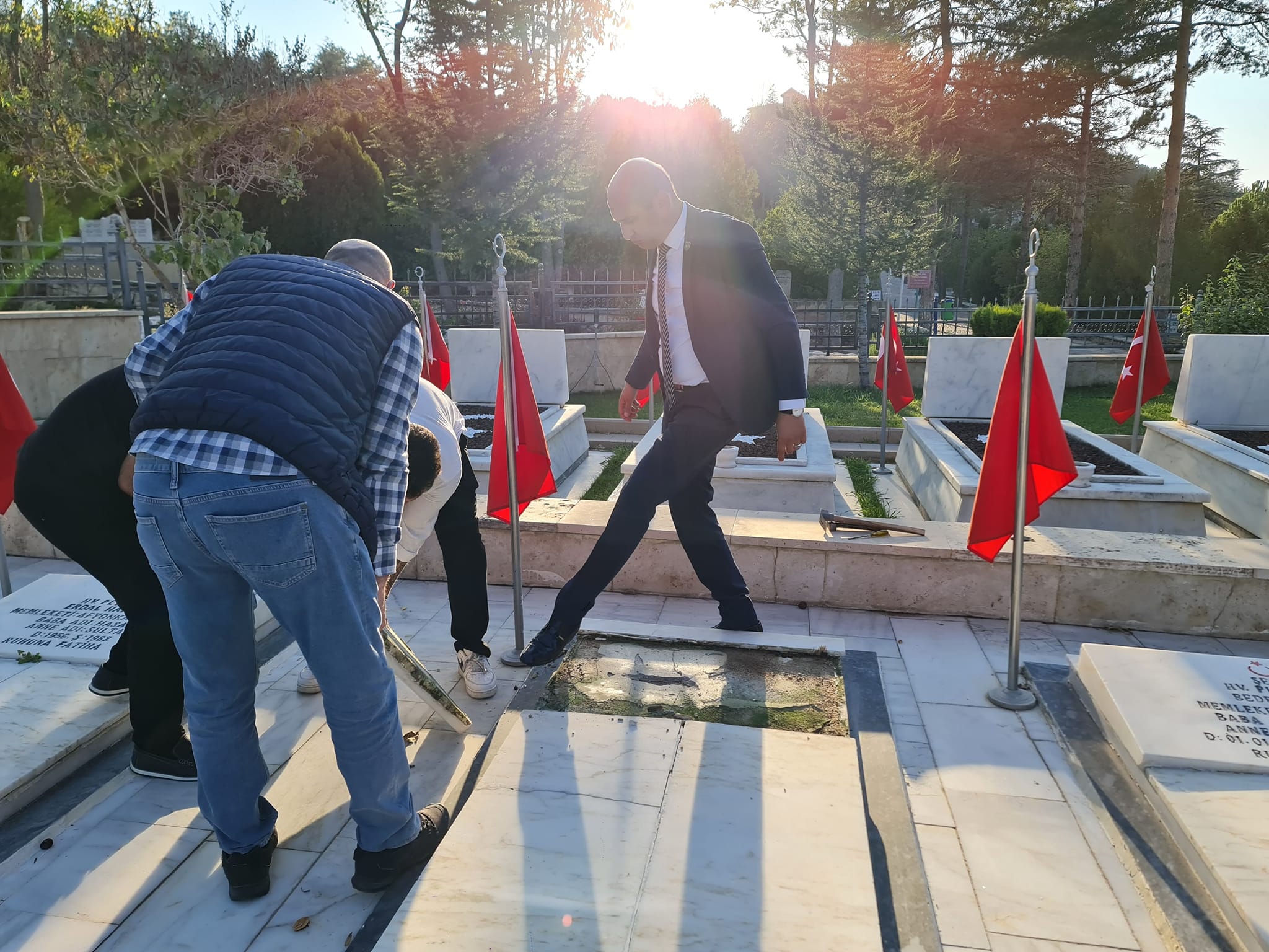 Afyonkarahisar Hava Şehitliğinde İnceleme ve Tadilat Çalışmaları Başladı