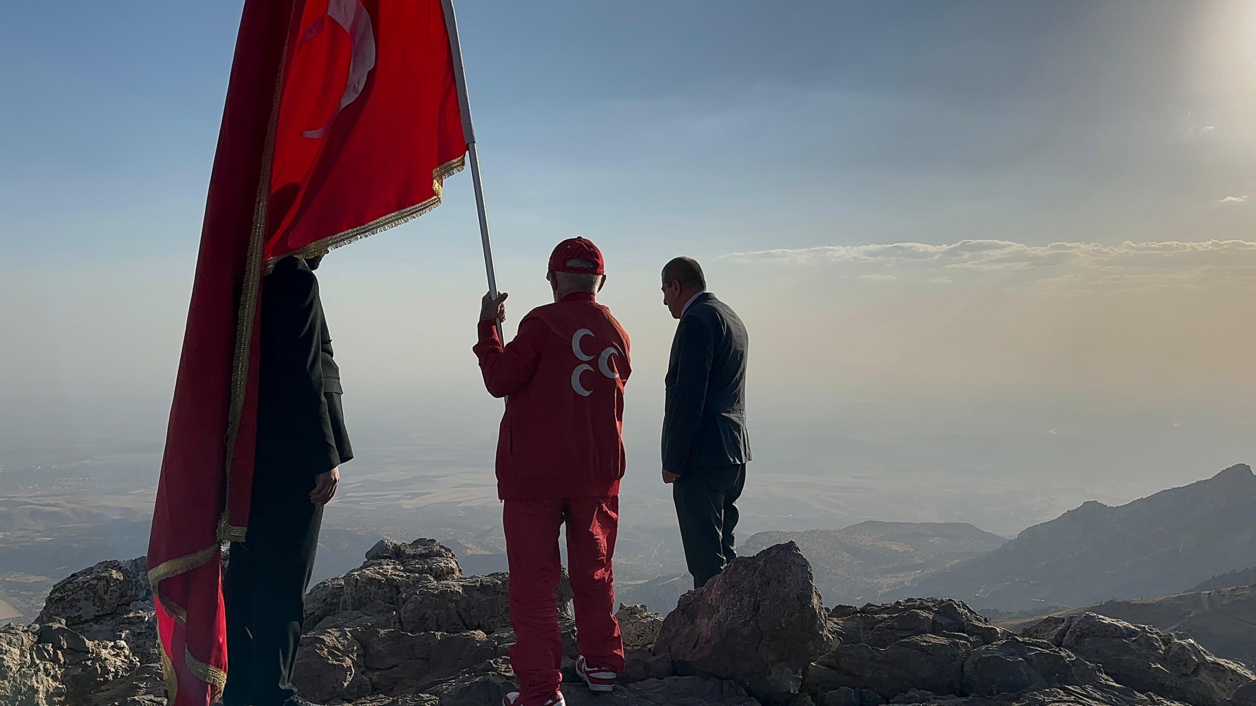 Bayrak Dede Cudi Dağında