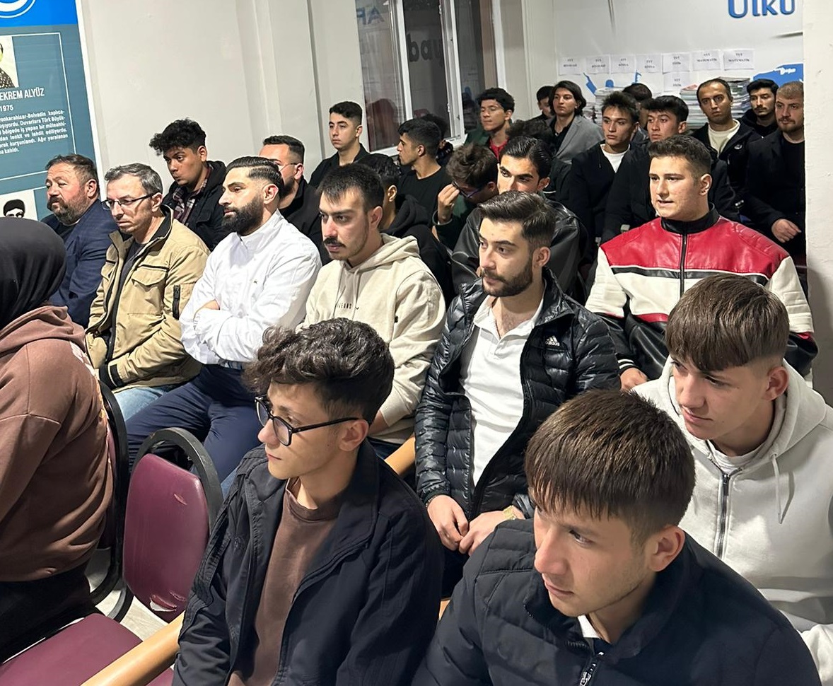 Ülkü Ocakları’nda cihan hakimiyeti semineri düzenlendi