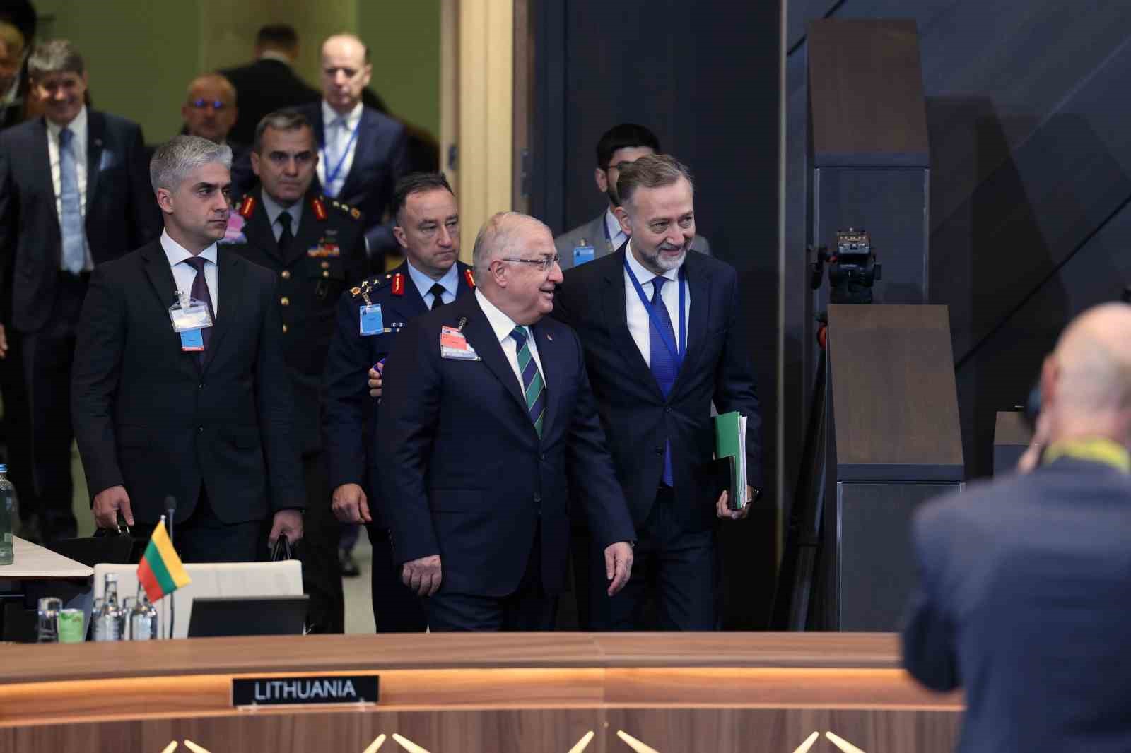 Bakan Güler, NATO Savunma Bakanları Toplantısı’nda