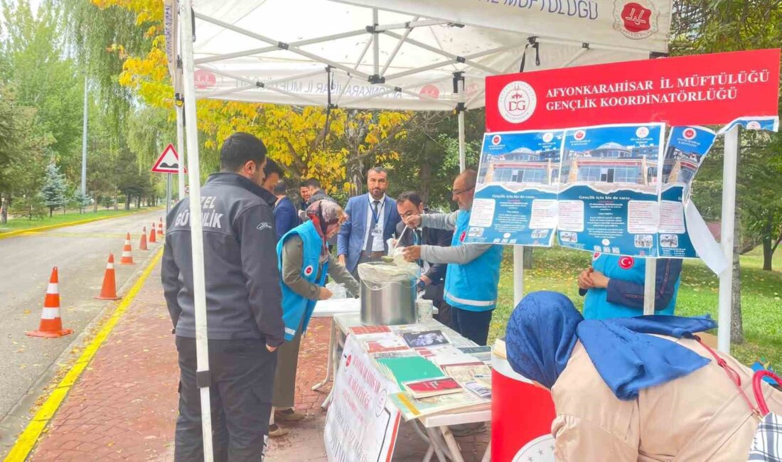 ÜNİVERSİTE ÖĞRENCİLERİNE İKRAMLI KARŞILAMA