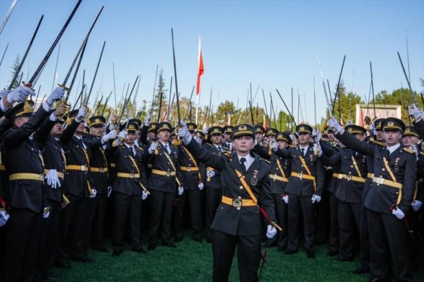 Afyonkarahisar Barosu’ndan teğmenlere destek açıklaması