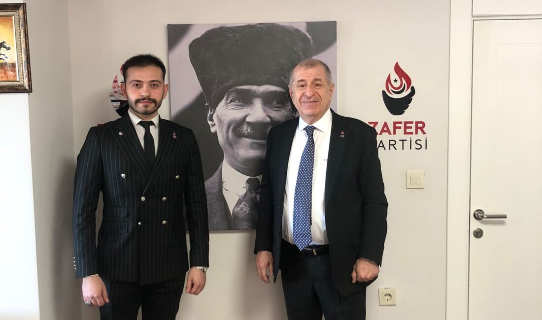 


Zafer Partisi Gençlik Kolları