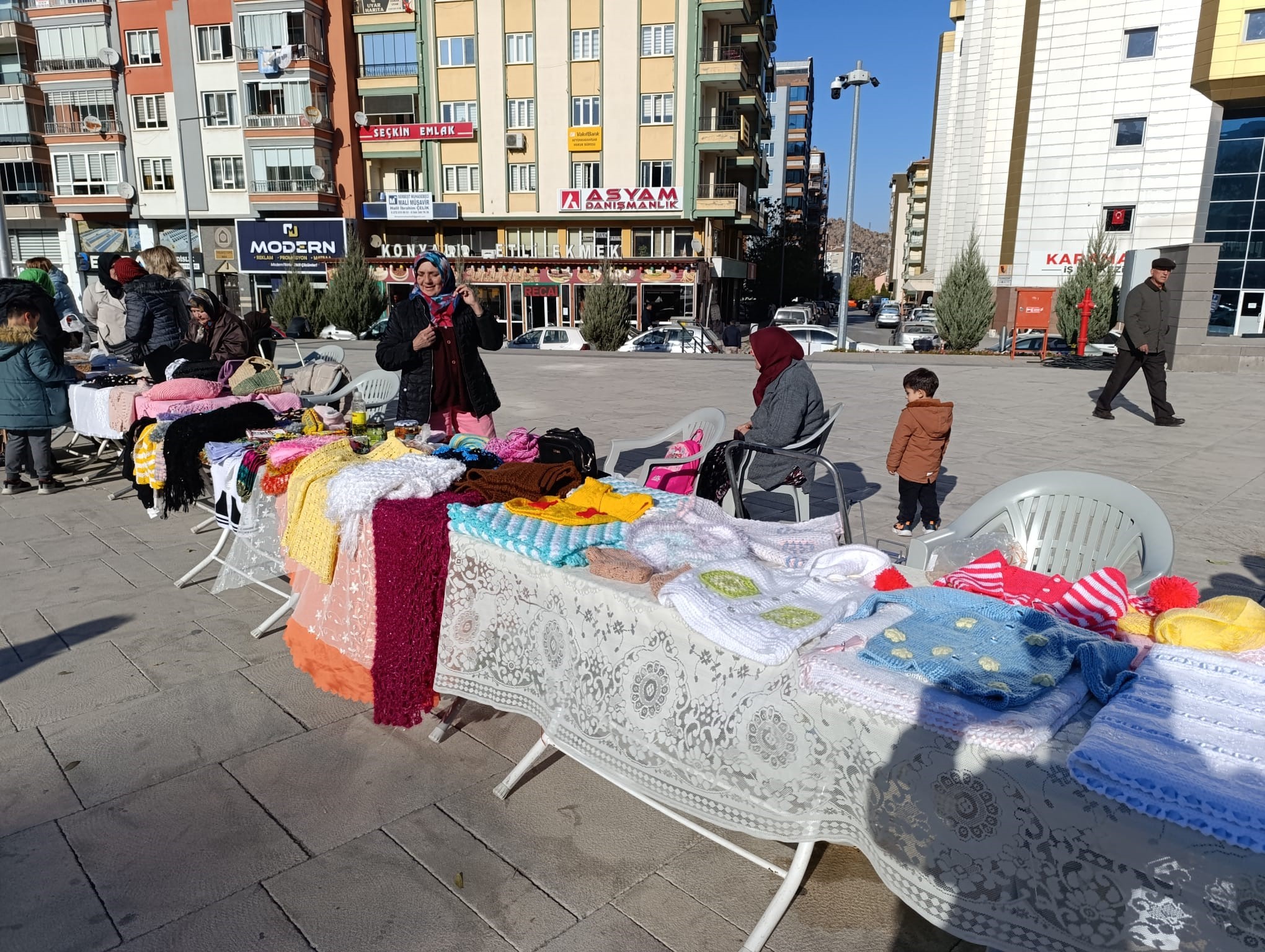 Emekçi Kadınlar pazarı yoğun ilgi gördü