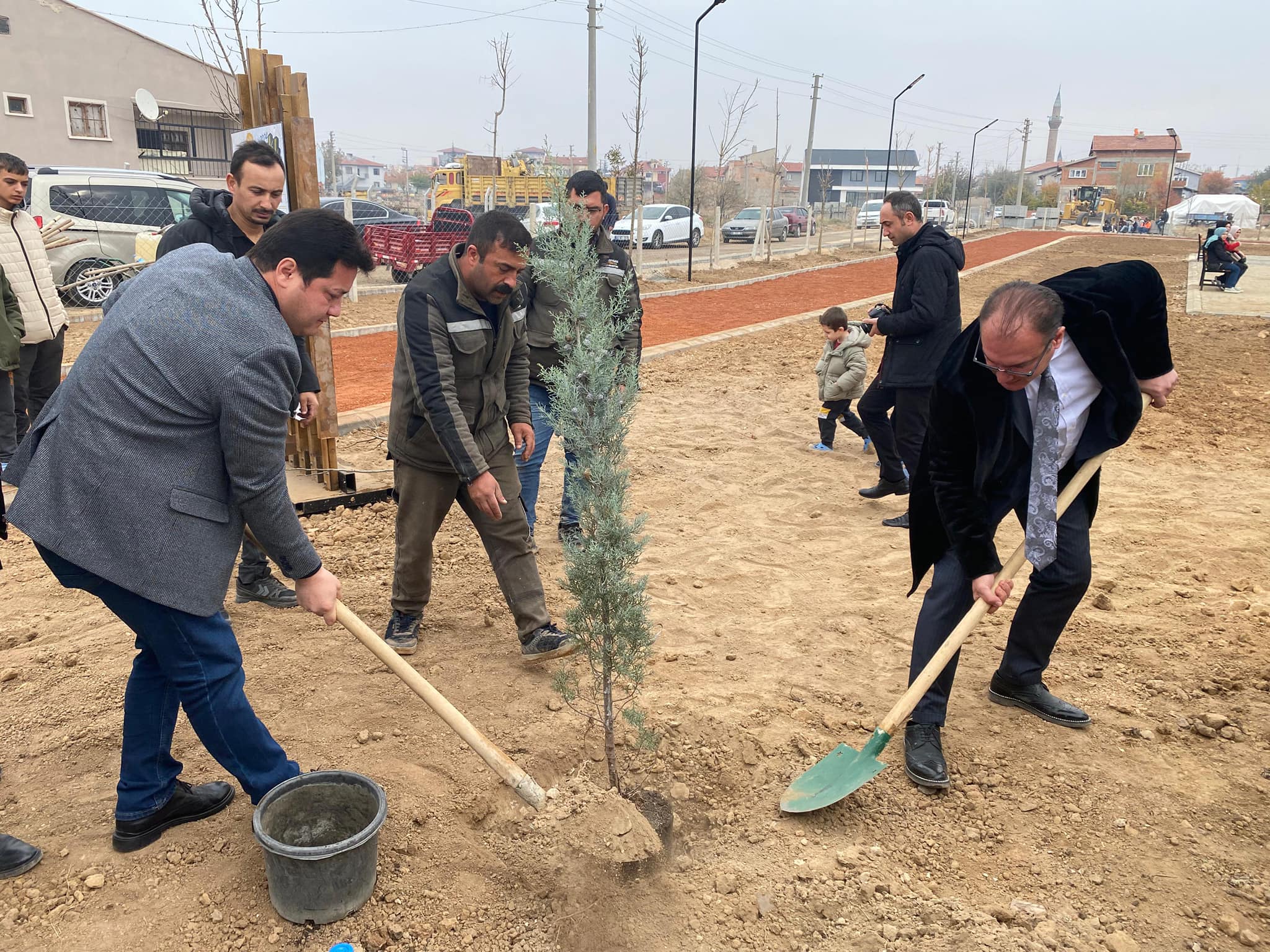 Vefa Parkı, Bolvadin’de açıldı