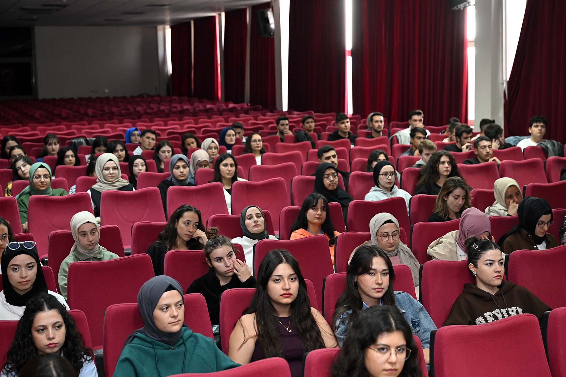 “Her yaş kitlesinden bireylere hizmet ediyoruz”