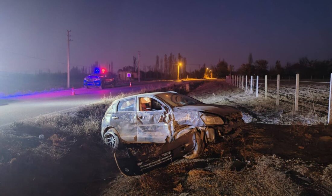 Afyonkarahisar’da iki otomobilin çarpıştığı