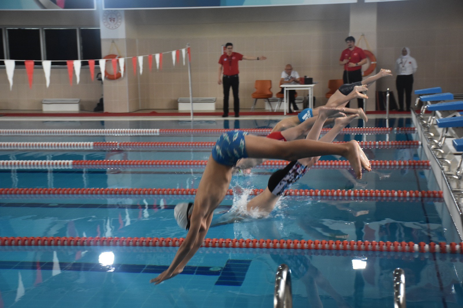 Yüzme müsabakalarında rekor sporcu yarışacak