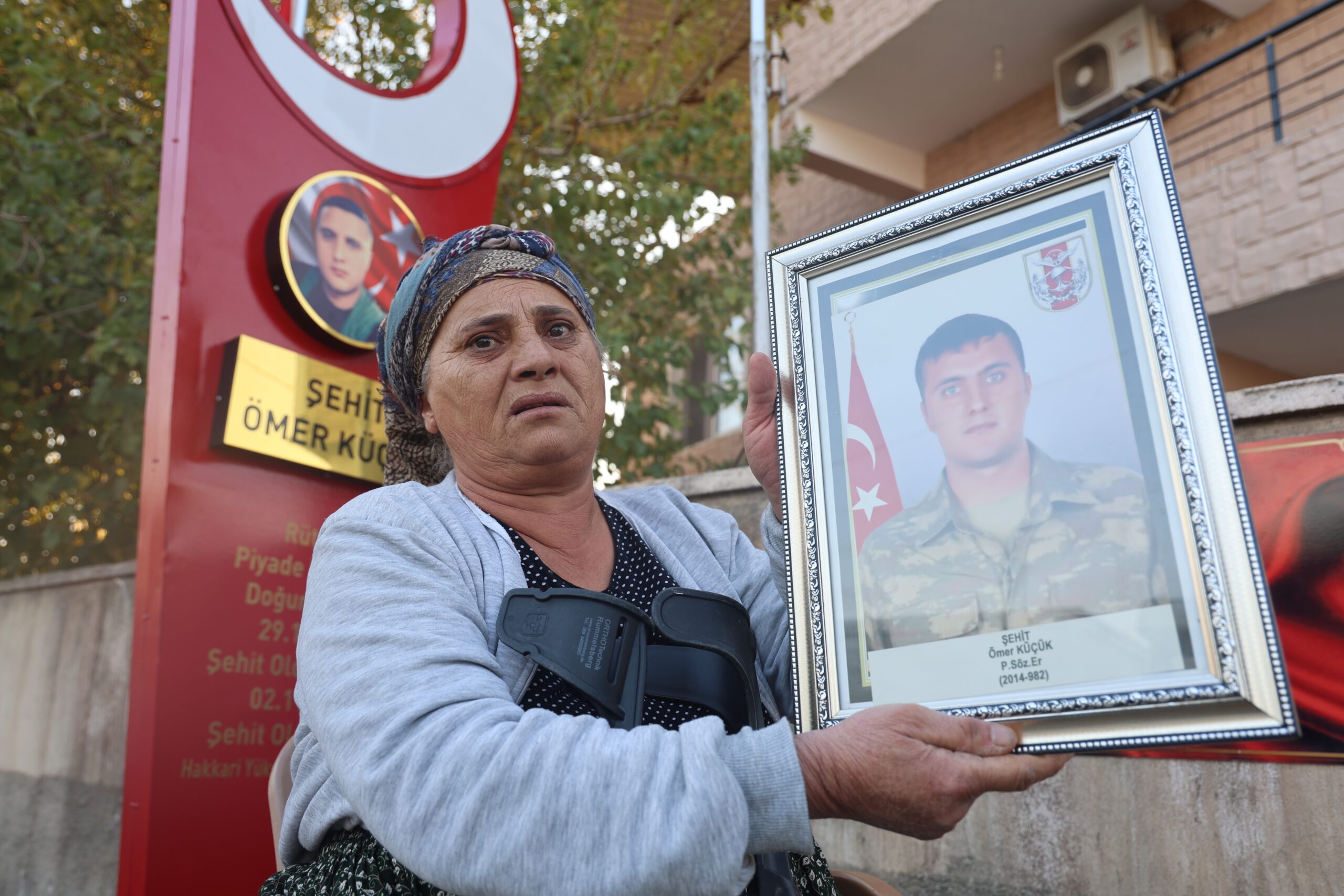 Şehit anasının gözyaşlarına evladının silah arkadaşları son verdi