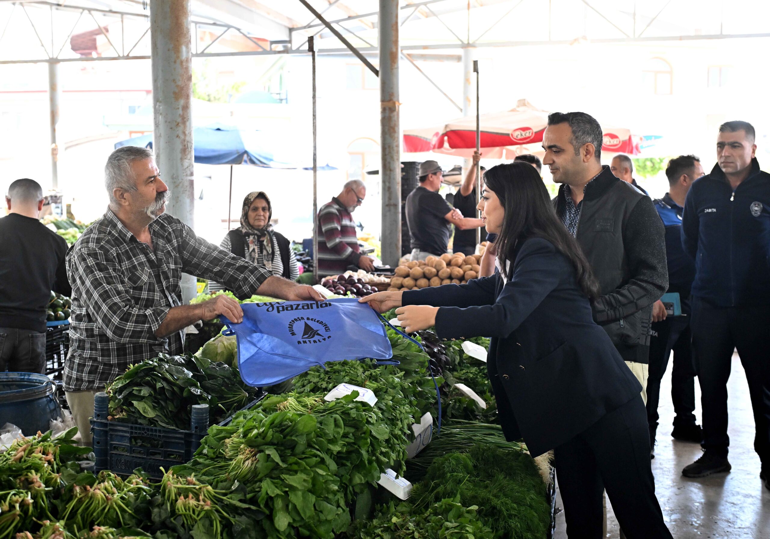 Muratpaşa’nın pazarları örnek olacak