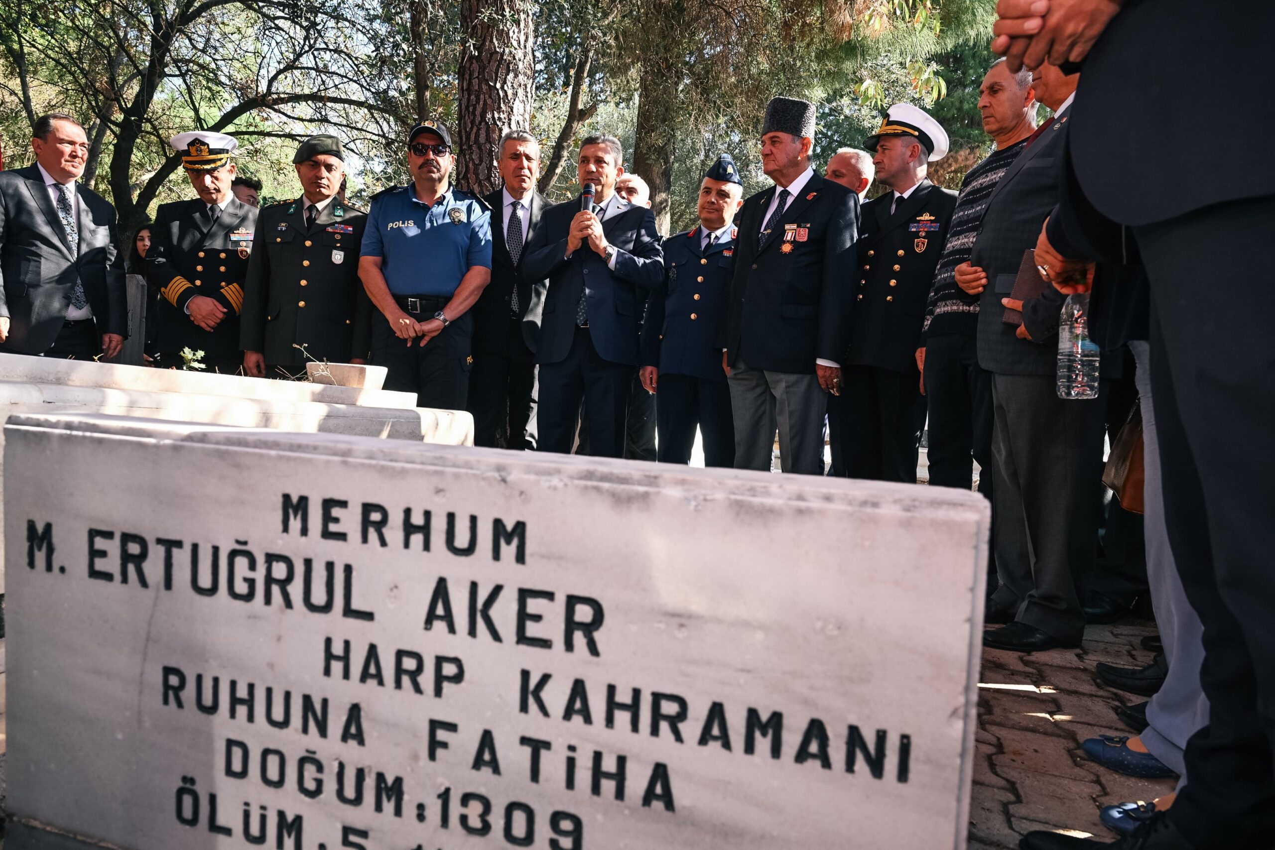 Topçu Yüzbaşı Mustafa Ertuğrul Kabri Başında Anıldı