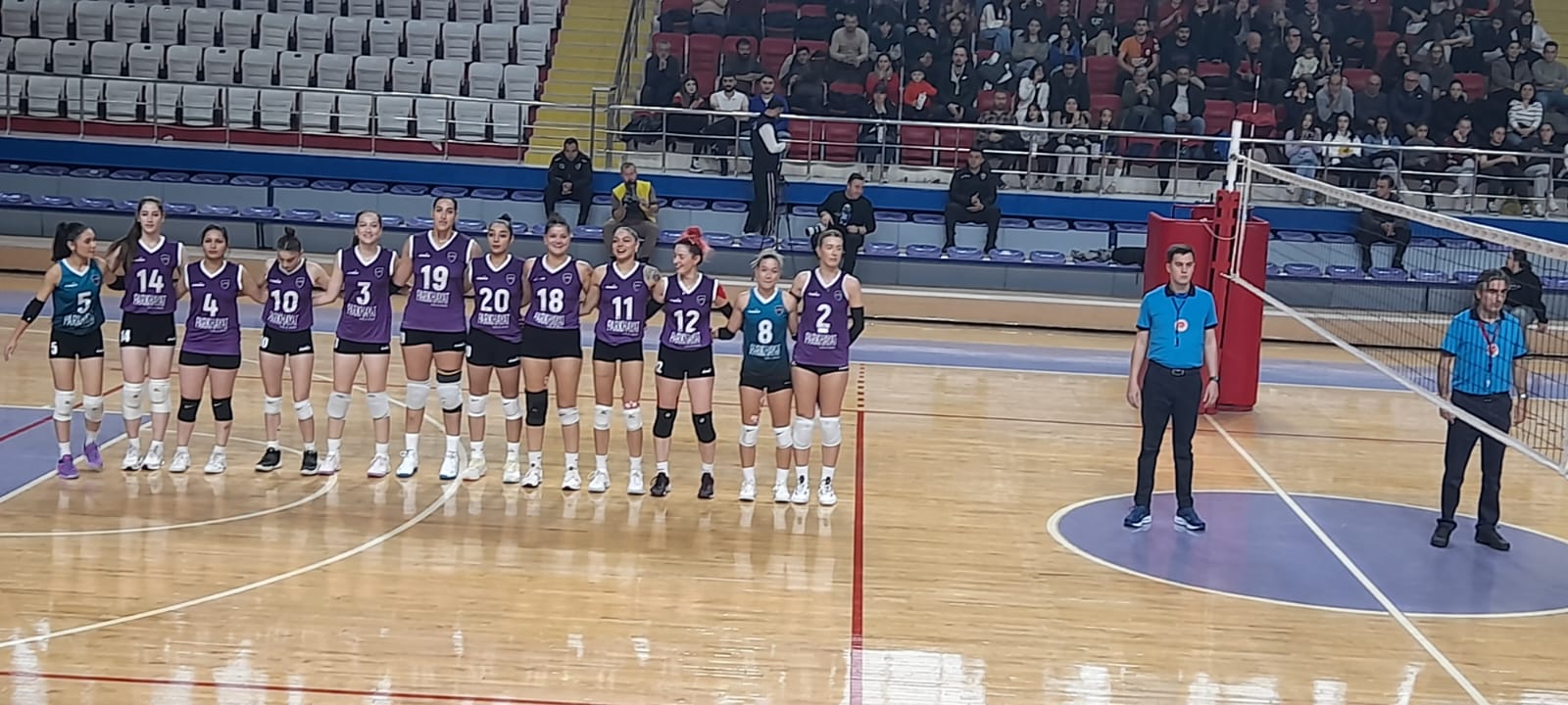 Afyon Belediye Yüntaş Kadın Voleybol galibiyete doymuyor!