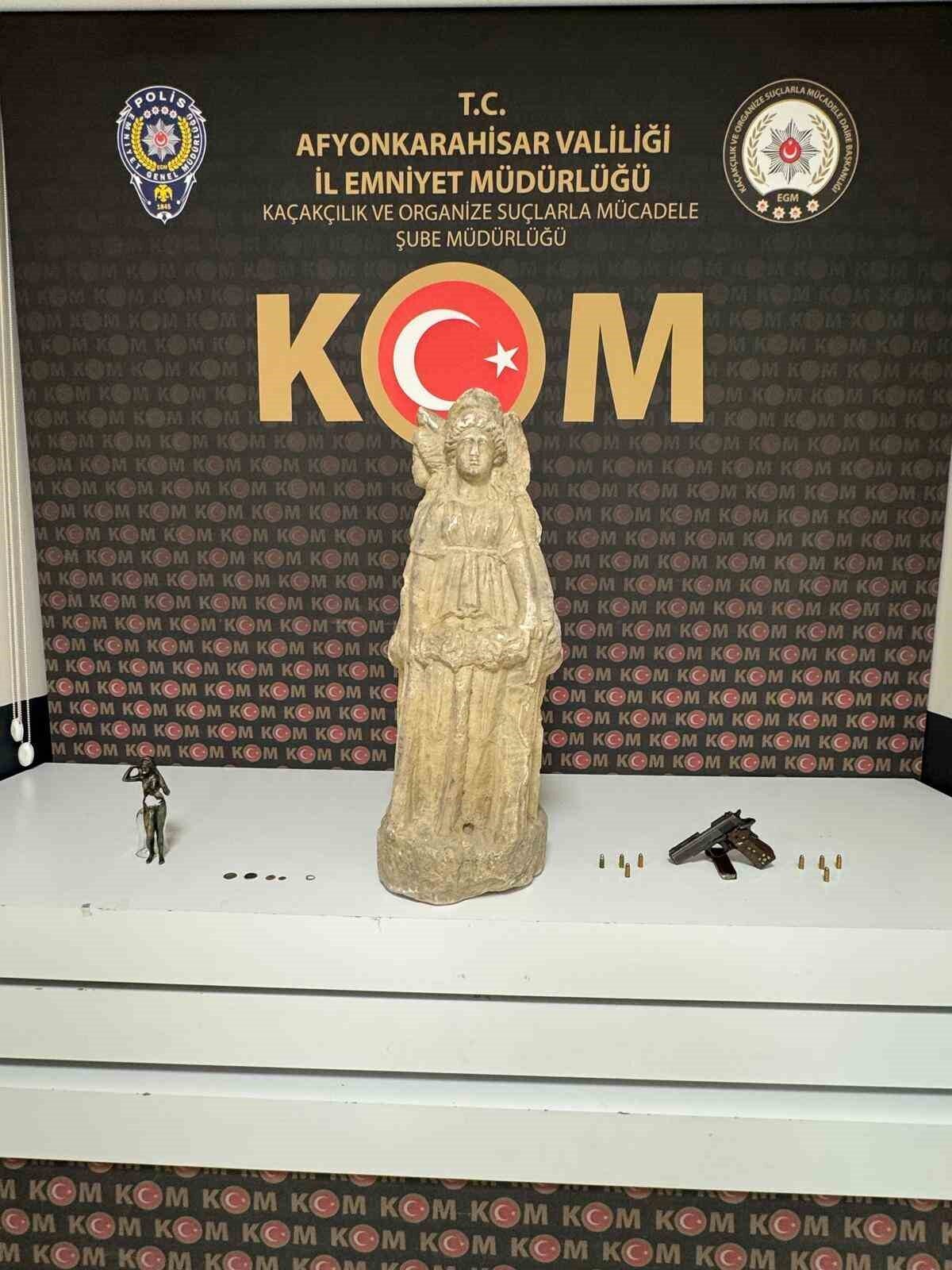 Polis tarafından ele geçirilen 4 başlı Hekate heykeli koruma altına alındı