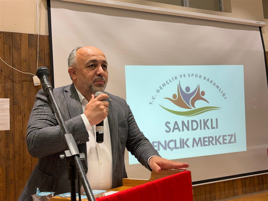 Sandıklı’da unutulmaz şiir gecesi