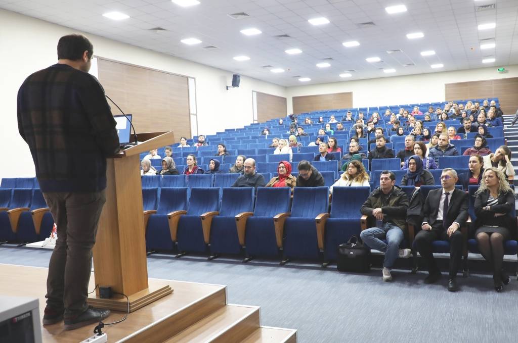 AFSÜ hastane personeline siber güvenlik eğitimi verildi