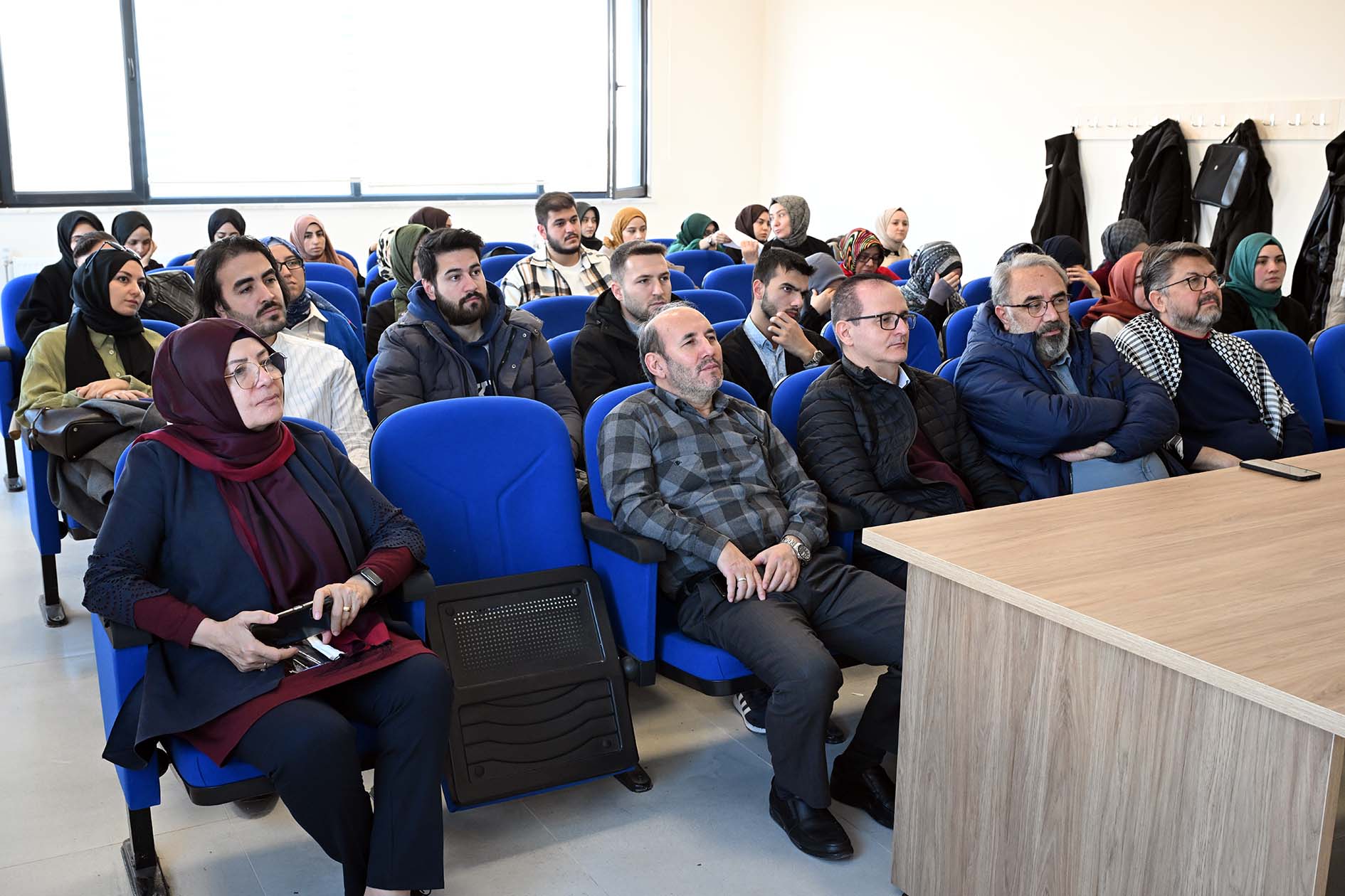 İlahiyat Fakültesinde  “Özbekistan’da Sanat” Konferansı