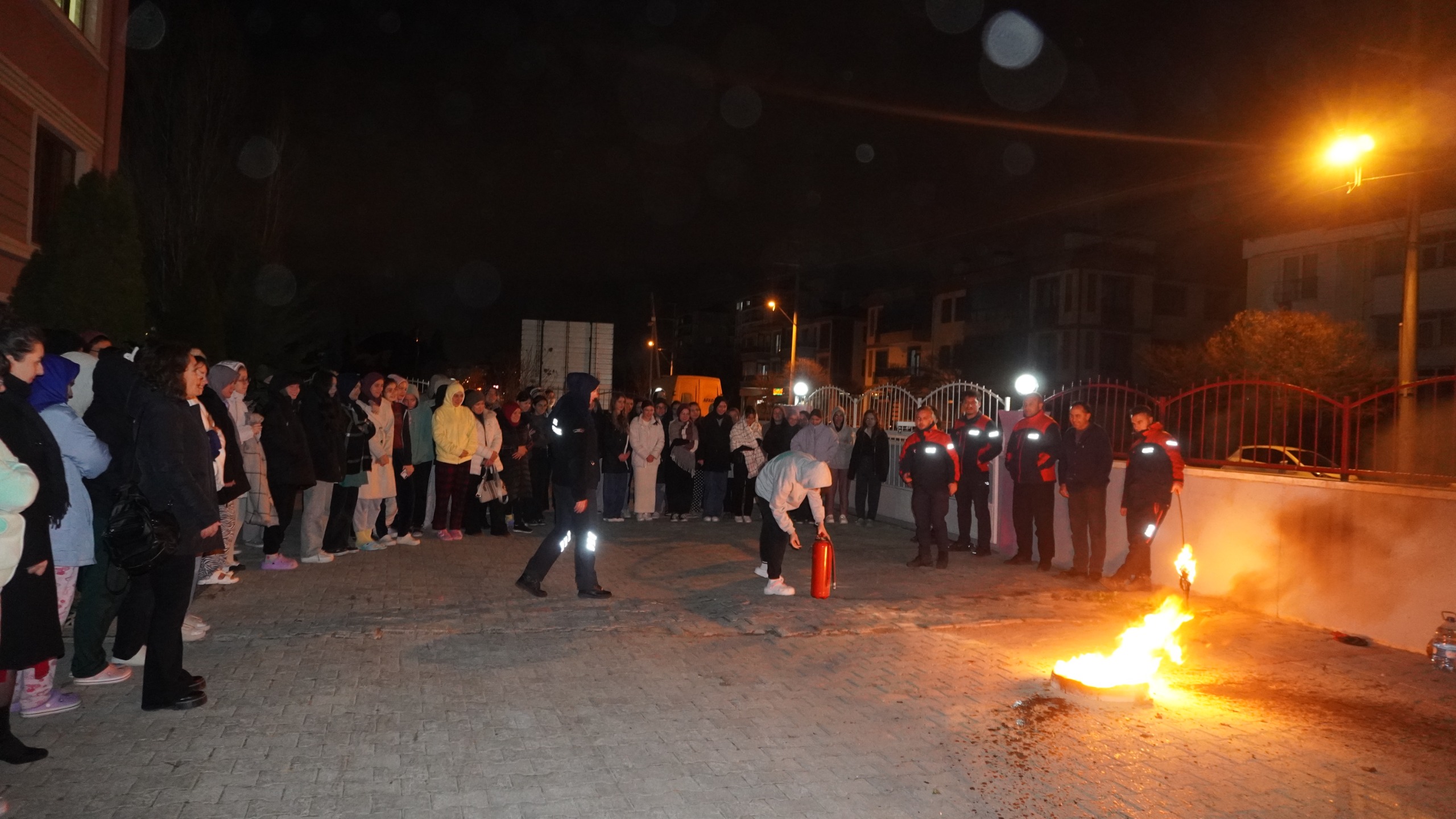 Yangın ve deprem tatbikatı düzenlendi