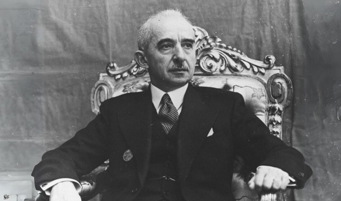 YÜREKLERDESİN İSMET PAŞAM