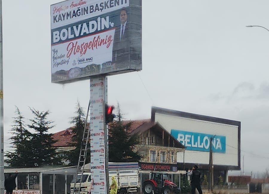 Bolvadin Belediyesi, ilçenin girişine