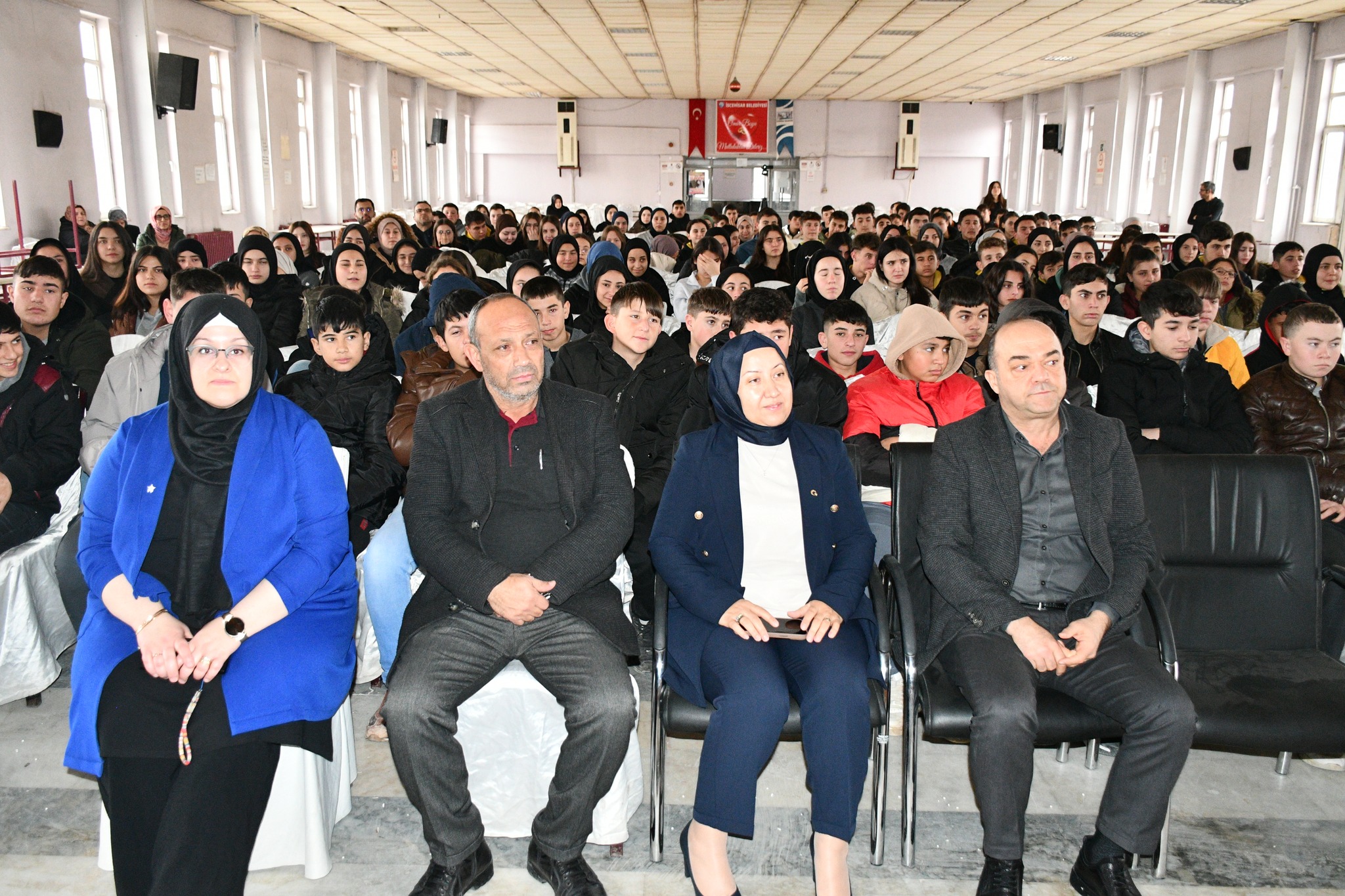 “Saklı Cennet – Muamma” İscehisar’da sahne aldı