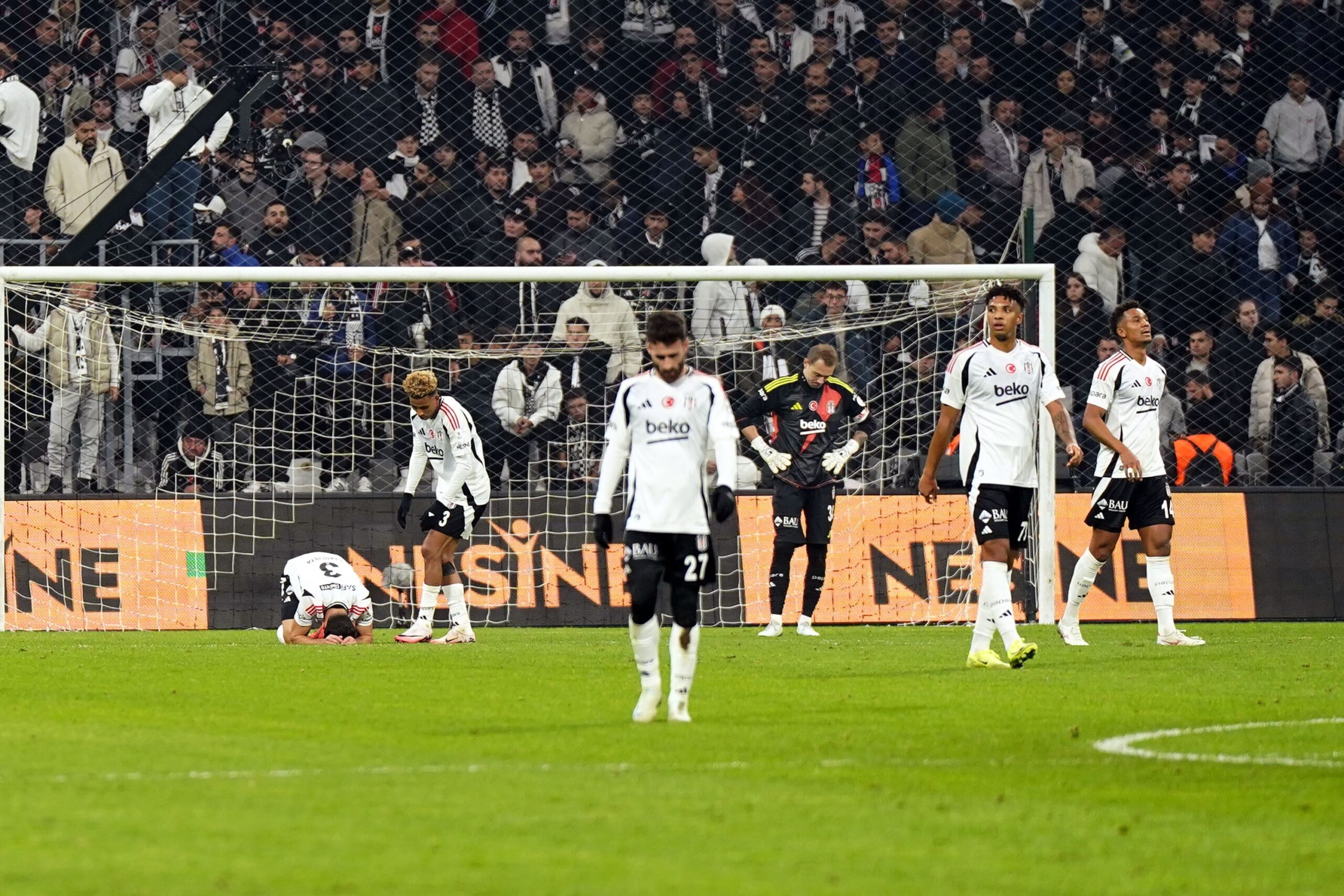 Beşiktaş ezeli rakiplerine karşı galibiyete hasret!