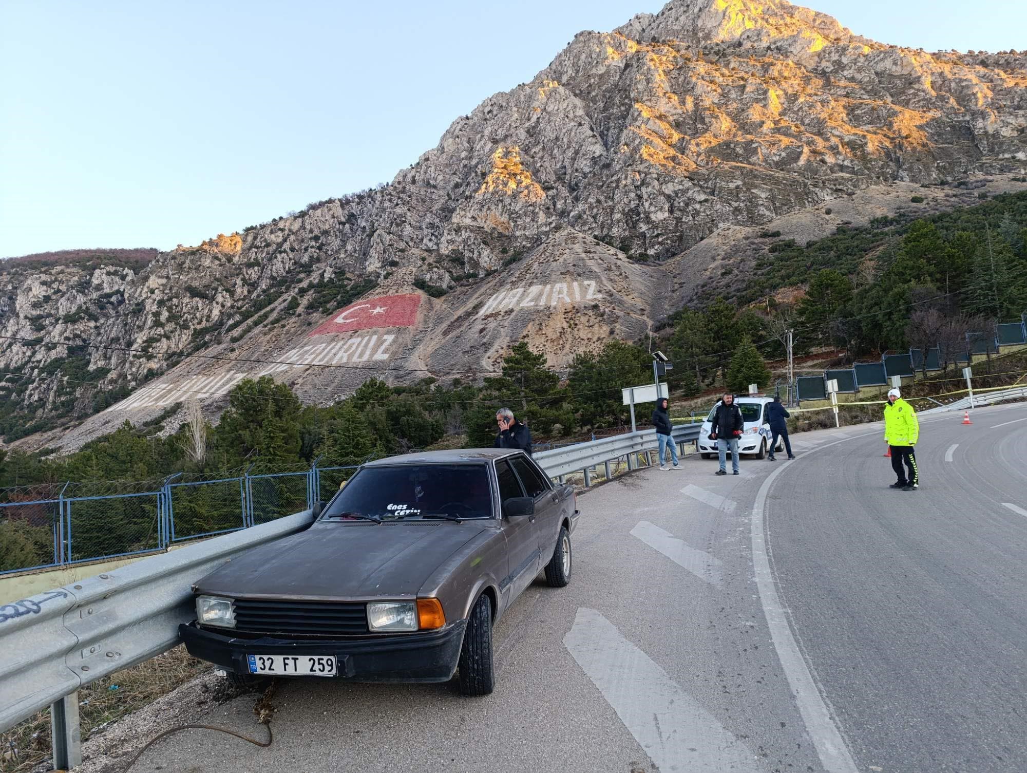 Kontrolden çıkan otomobil bariyerlere çarptı: 1 yaralı