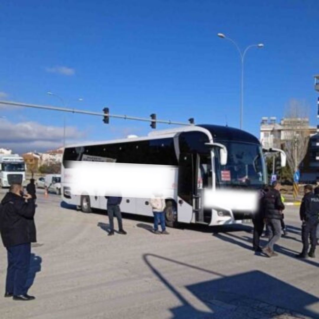 Otobüsün çarptığı yaya 5 günlük yaşam mücadelesini kaybetti.