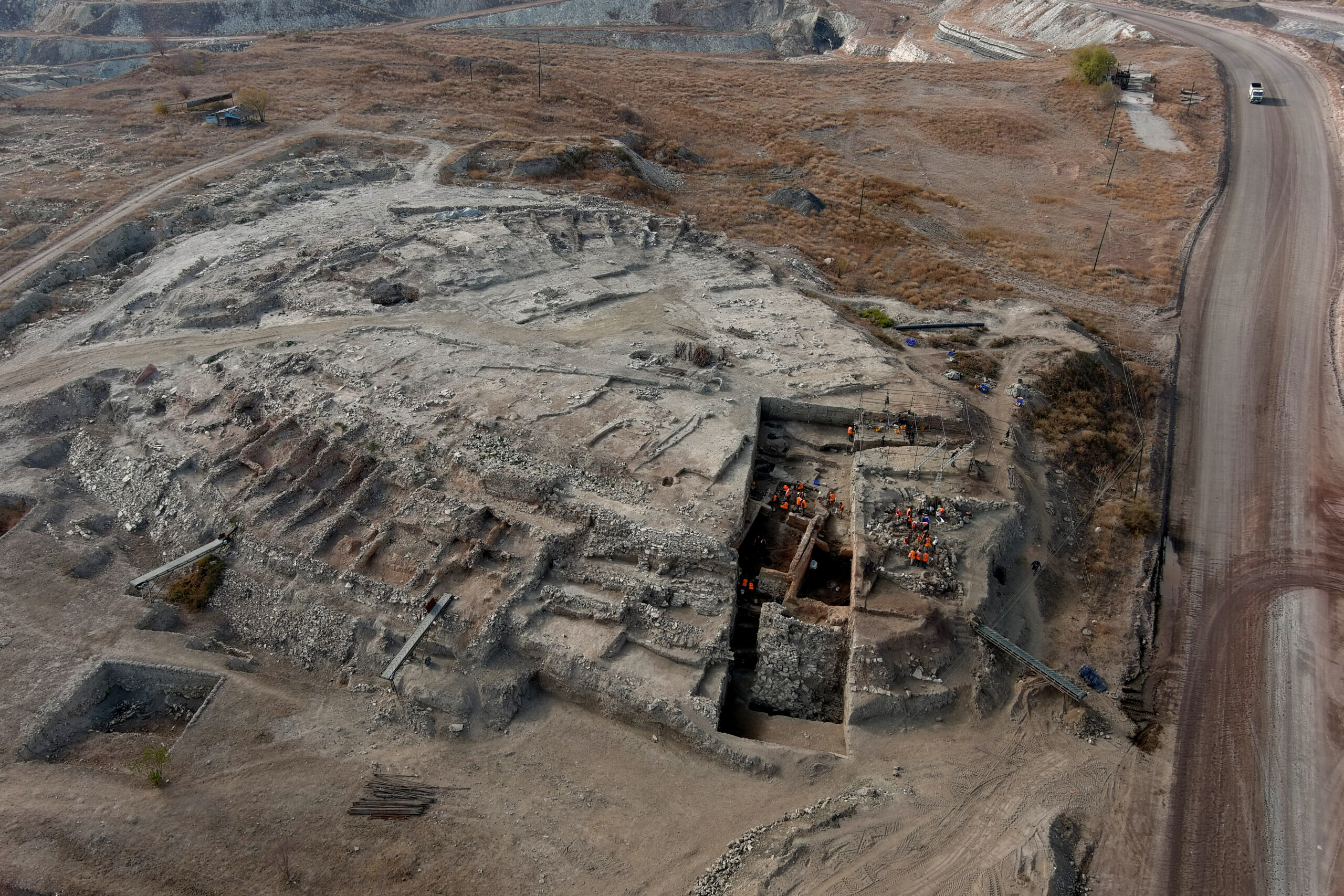 Kazıda 4 bin 400 yıllık silindir mühür bulundu