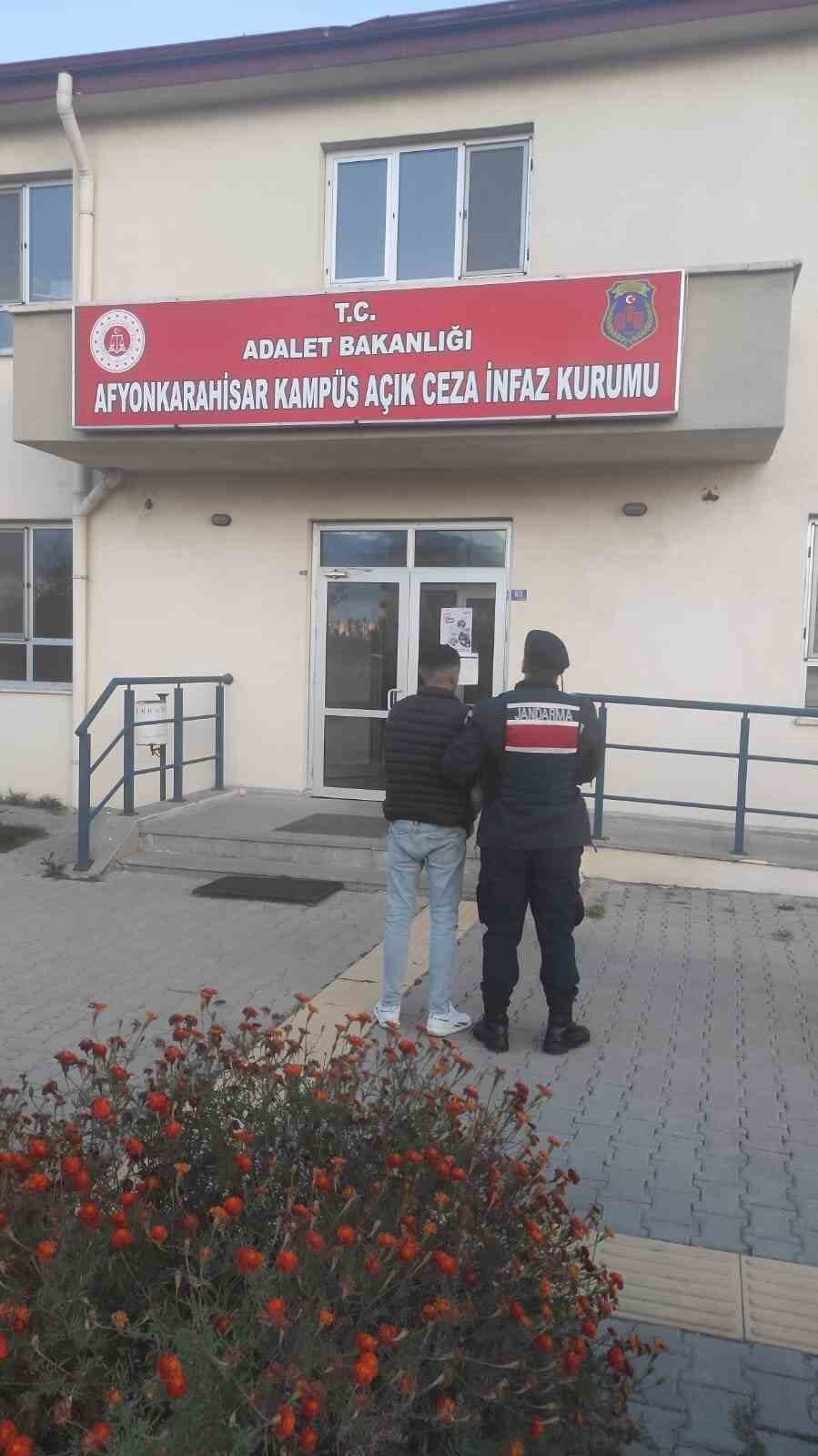 Afyonkarahisar’da aranan şahıs yakalandı