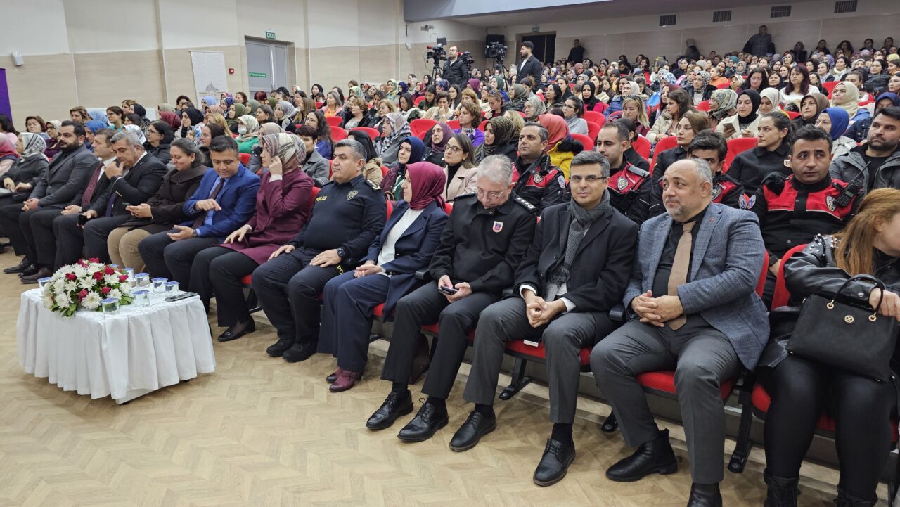 Afyonkarahisar’da “En İyi Narkotik Polisi Anne” eğitimi düzenlendi