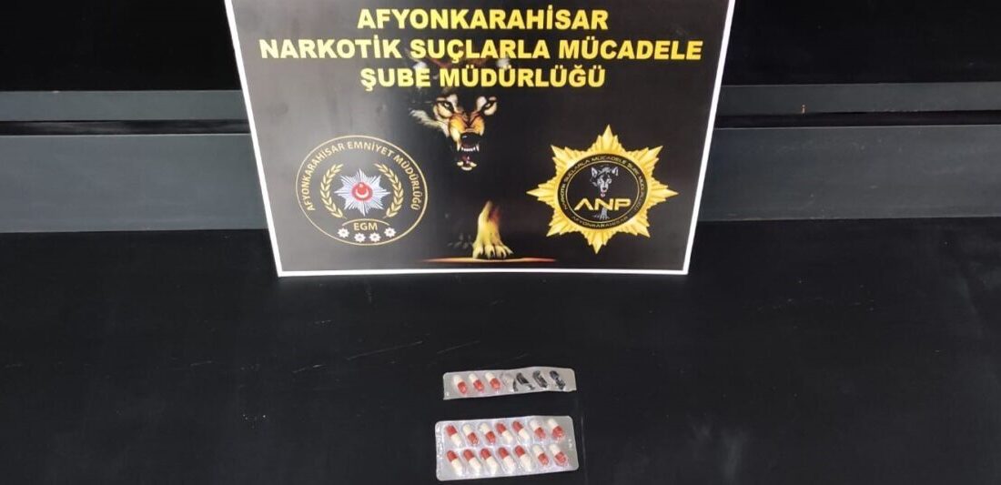 Afyonkarahisar’da uyuşturucu operasyonunda yakalanan